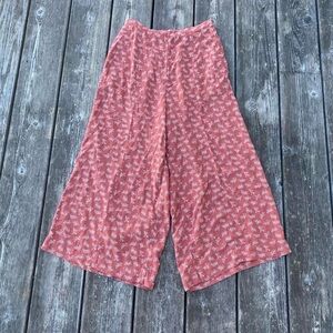 American Eagle Pink & White Floral Print Cropped Flowy Pants w Elastic Waist